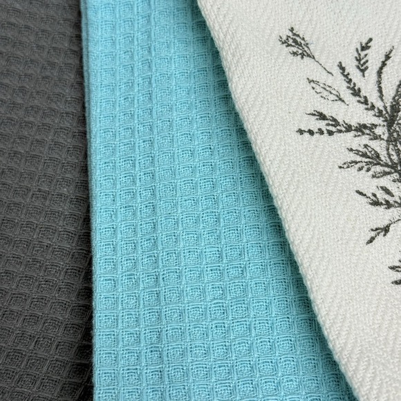 Well Dressed Home Happy Easter White Teal Gray Set Of 3 Kitchen Towels New - Picture 3 of 5